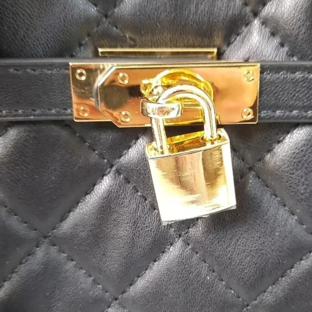 NWT Badgley Mischka Big Quilted Black Diamond Pattern Tote Bag With Front Lock - Picture 13 of 13